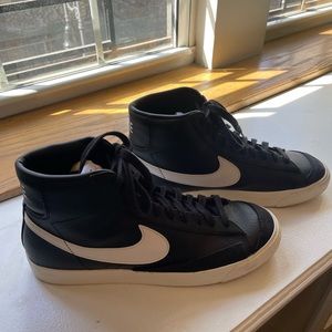 Nike Men’s Blazer Mid '77 Vintage - Black & White - Size 11.5